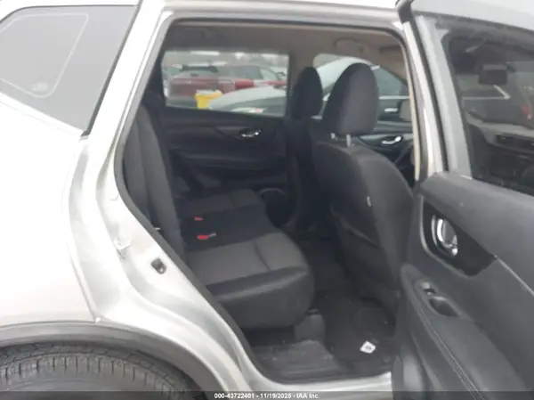 KNMAT2MT6JP546192 2018 NISSAN ROGUE - Image 8