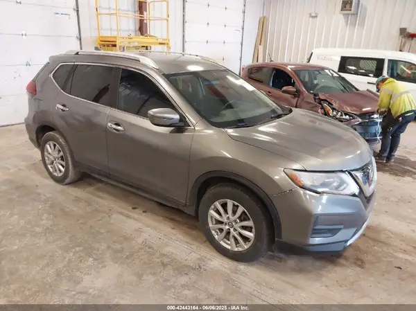 KNMAT2MT6JP547665 2018 NISSAN ROGUE - Image 1