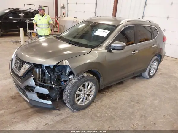 KNMAT2MT6JP547665 2018 NISSAN ROGUE - Image 2