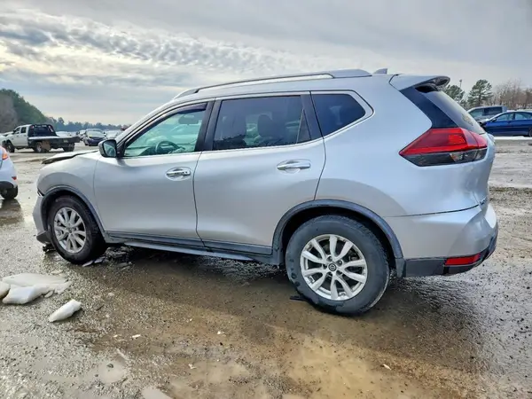 KNMAT2MT6JP564661 2018 NISSAN ROGUE - Image 2