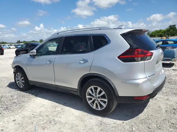 KNMAT2MT6JP569200 2018 NISSAN ROGUE - Image 2