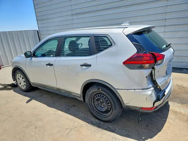 KNMAT2MT6JP570377 2018 NISSAN ROGUE - Image 2