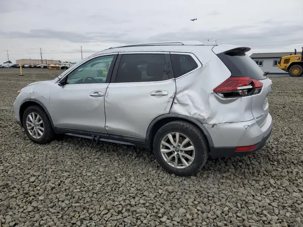 KNMAT2MT6JP570671 2018 NISSAN ROGUE - Image 2
