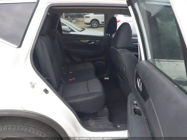 KNMAT2MT6JP570928 2018 NISSAN ROGUE - Image 8