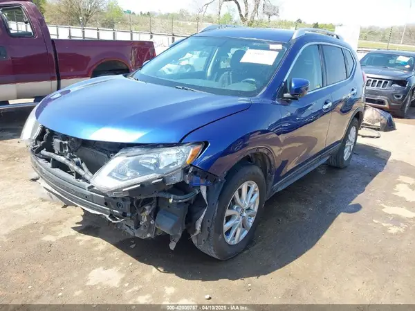 KNMAT2MT6JP572131 2018 NISSAN ROGUE - Image 2
