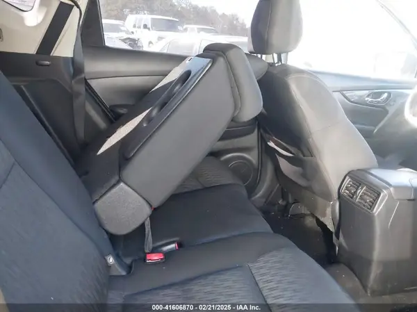 KNMAT2MT6JP573649 2018 NISSAN ROGUE - Image 8
