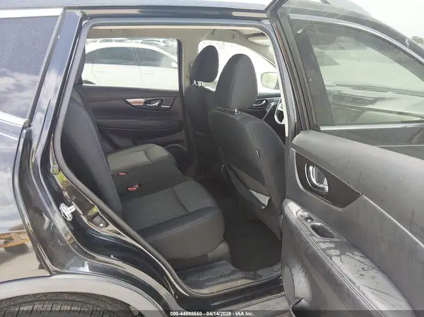 KNMAT2MT6JP576793 2018 NISSAN ROGUE - Image 8