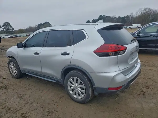 KNMAT2MT6JP577717 2018 NISSAN ROGUE - Image 2