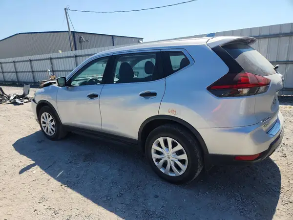 KNMAT2MT6JP579581 2018 NISSAN ROGUE - Image 2