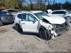 KNMAT2MT6JP580486 2018 NISSAN ROGUE