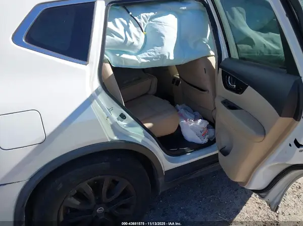 KNMAT2MT6JP580486 2018 NISSAN ROGUE - Image 8