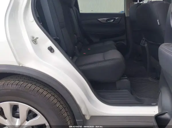 KNMAT2MT6JP581296 2018 NISSAN ROGUE - Image 8