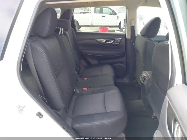 KNMAT2MT6JP587597 2018 NISSAN ROGUE - Image 8