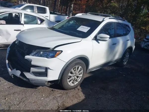 KNMAT2MT6JP587762 2018 NISSAN ROGUE - Image 2