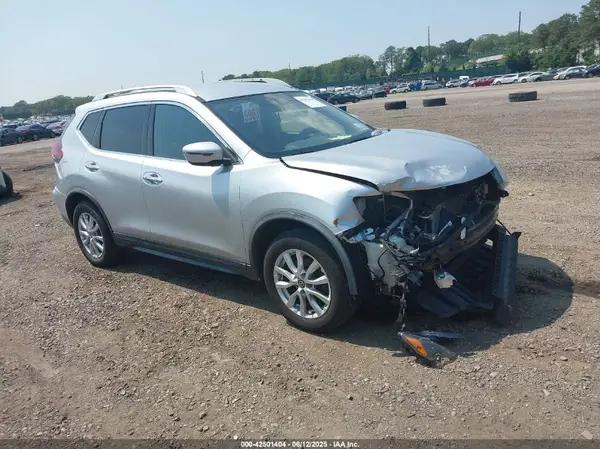 KNMAT2MT6JP592525 2018 NISSAN ROGUE - Image 1