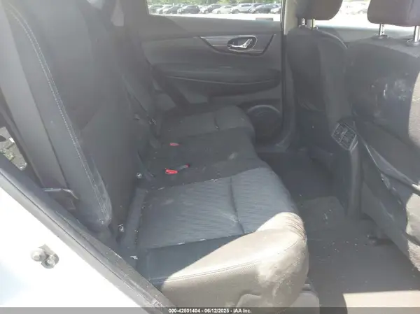 KNMAT2MT6JP592525 2018 NISSAN ROGUE - Image 8