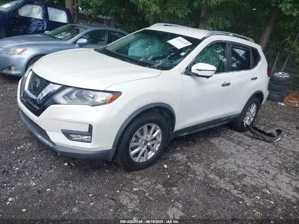 KNMAT2MT6JP594968 2018 NISSAN ROGUE - Image 2