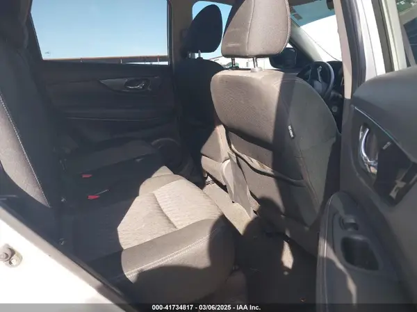 KNMAT2MT6JP597708 2018 NISSAN ROGUE - Image 8