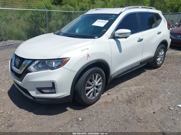 KNMAT2MT6JP603023 2018 NISSAN ROGUE - Image 2
