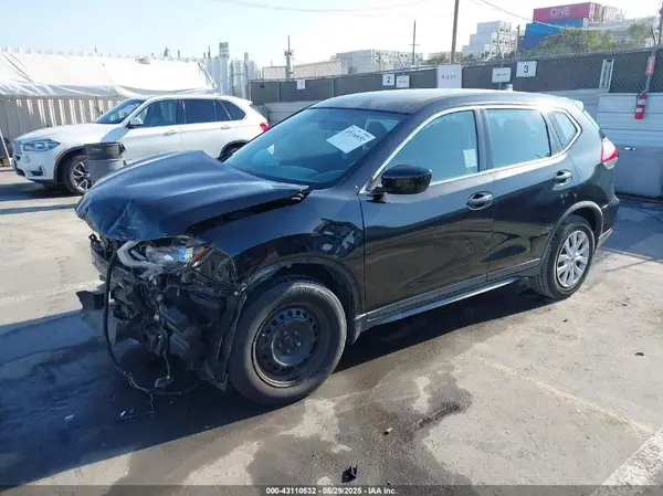 KNMAT2MT6JP603328 2018 NISSAN ROGUE - Image 2