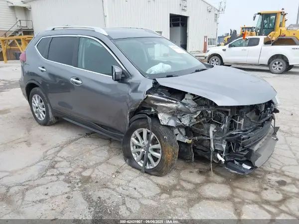 KNMAT2MT6JP604916 2018 NISSAN ROGUE - Image 1