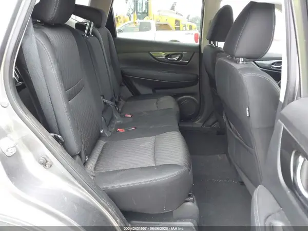 KNMAT2MT6JP604916 2018 NISSAN ROGUE - Image 8