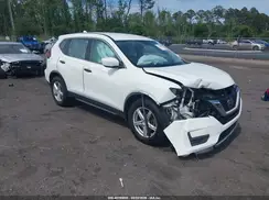 KNMAT2MT6JP608979 2018 NISSAN ROGUE