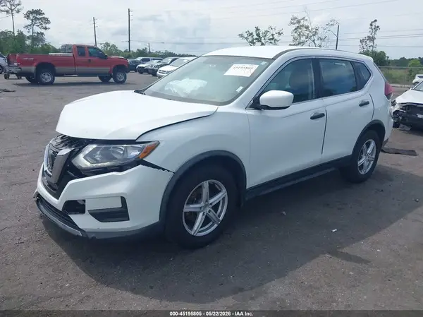 KNMAT2MT6JP608979 2018 NISSAN ROGUE - Image 2