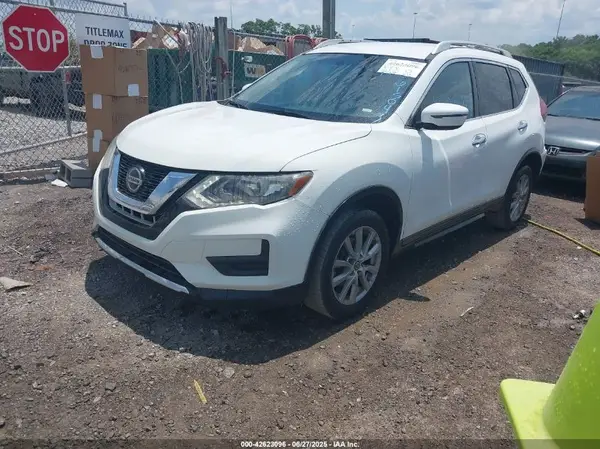 KNMAT2MT6JP615043 2018 NISSAN ROGUE - Image 2