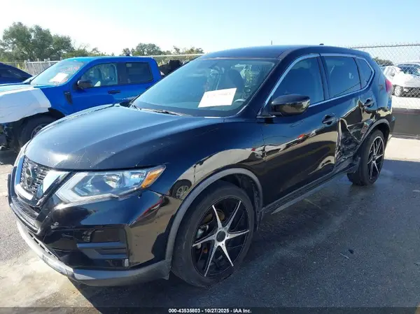 KNMAT2MT6JP616001 2018 NISSAN ROGUE - Image 2