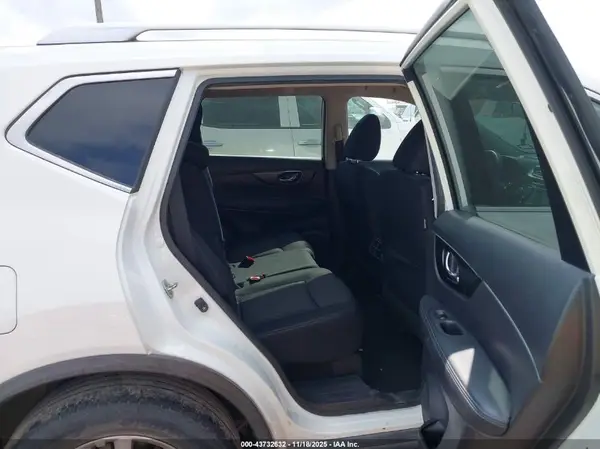 KNMAT2MT6KP519320 2019 NISSAN ROGUE - Image 8