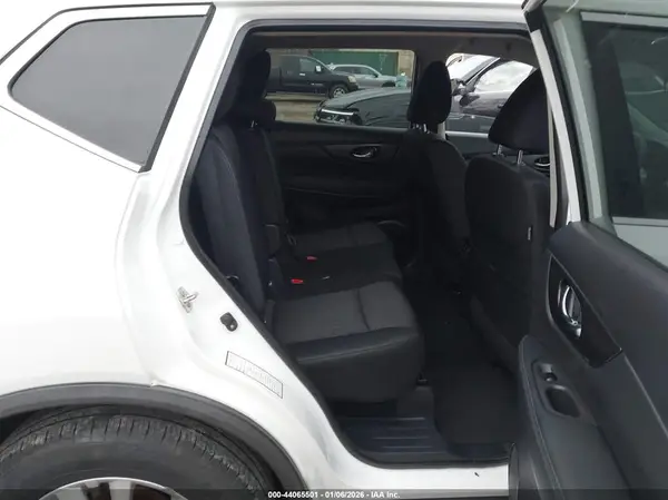 KNMAT2MT6KP538501 2019 NISSAN ROGUE - Image 8