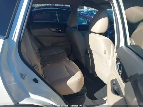 KNMAT2MT6KP551331 2019 NISSAN ROGUE - Image 8