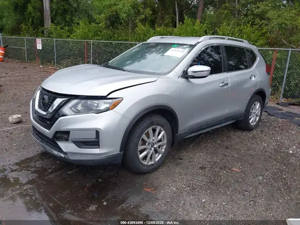 KNMAT2MT6LP517598 2020 NISSAN ROGUE - Image 2