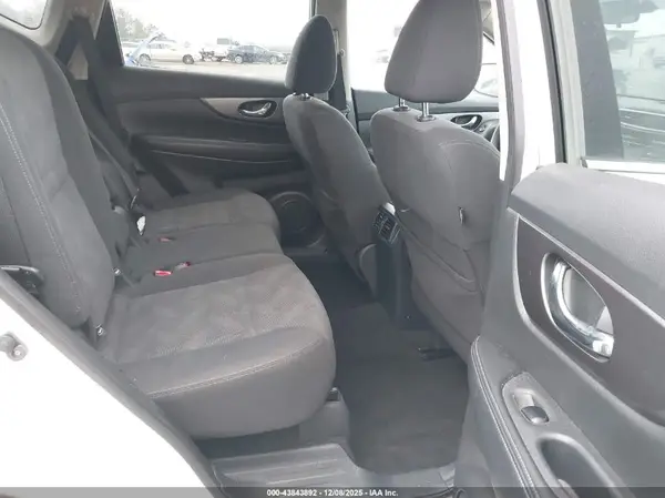 KNMAT2MT7GP615299 2016 NISSAN ROGUE - Image 8