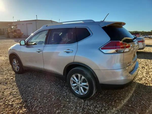 KNMAT2MT7GP687538 2016 NISSAN ROGUE - Image 2