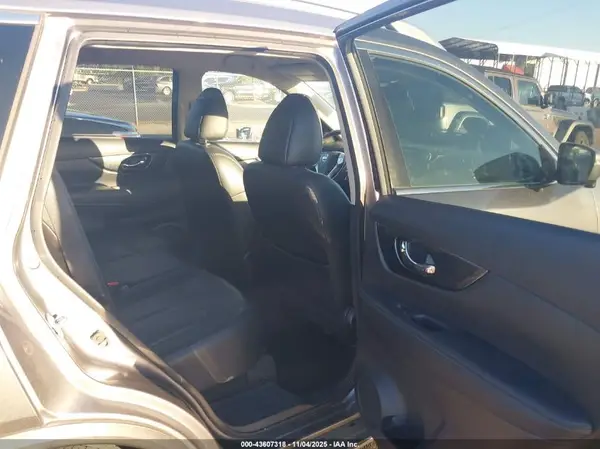 KNMAT2MT7GP692464 2016 NISSAN ROGUE - Image 8