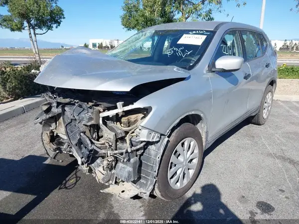KNMAT2MT7GP718173 2016 NISSAN ROGUE - Image 2
