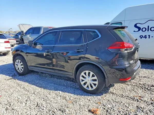 KNMAT2MT7HP500719 2017 NISSAN ROGUE - Image 2