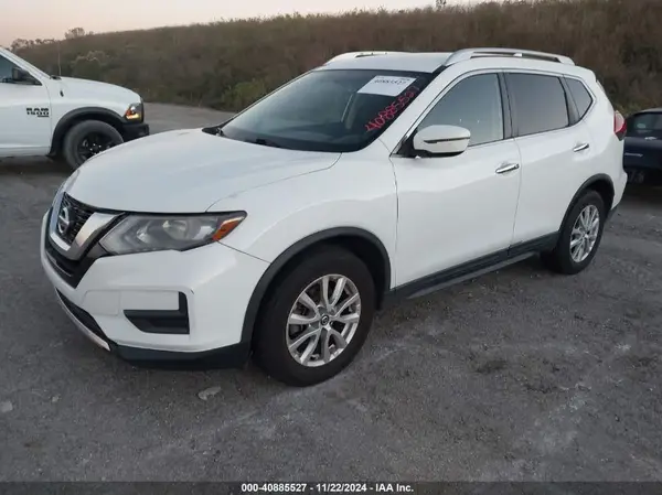 KNMAT2MT7HP501806 2017 NISSAN ROGUE - Image 2