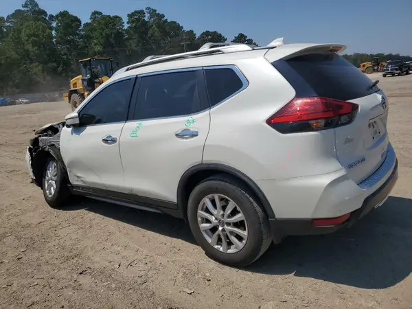 KNMAT2MT7HP510988 2017 NISSAN ROGUE - Image 2