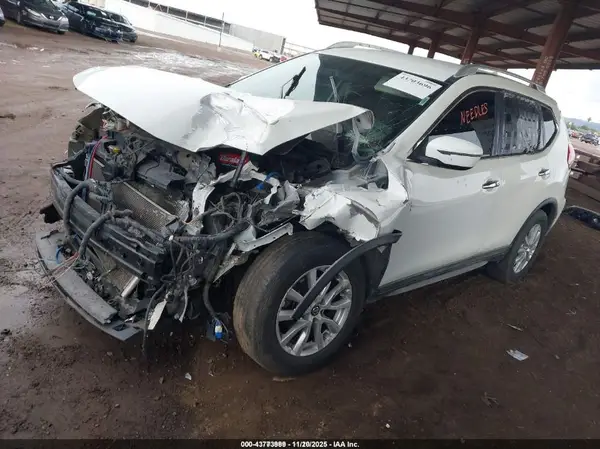 KNMAT2MT7HP512336 2017 NISSAN ROGUE - Image 2
