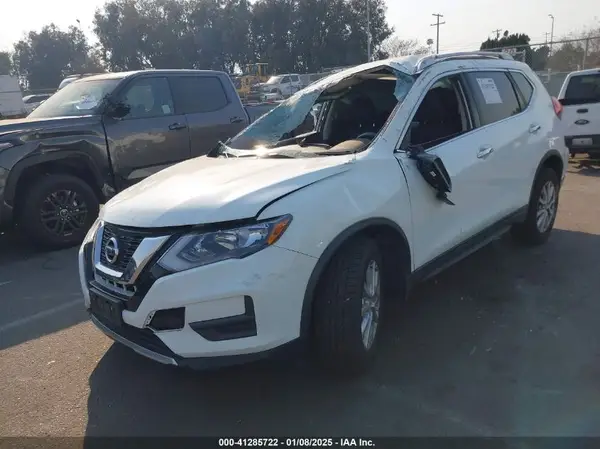 KNMAT2MT7HP520095 2017 NISSAN ROGUE - Image 2