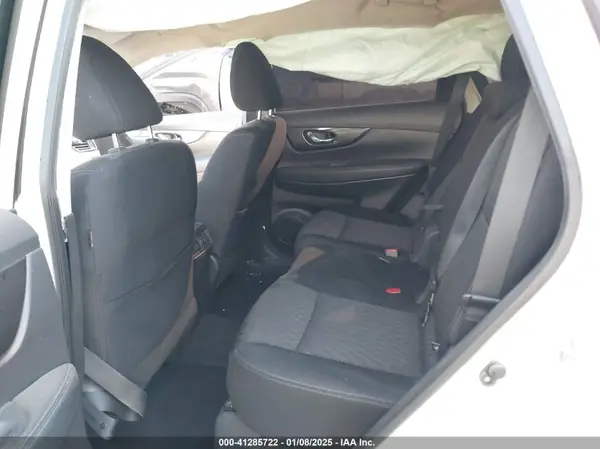KNMAT2MT7HP520095 2017 NISSAN ROGUE - Image 8