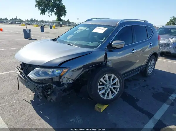 KNMAT2MT7HP522011 2017 NISSAN ROGUE - Image 2