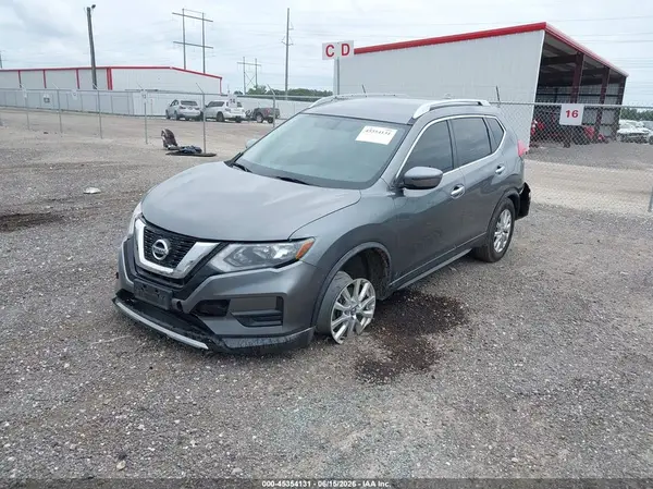 KNMAT2MT7HP522977 2017 NISSAN ROGUE - Image 2