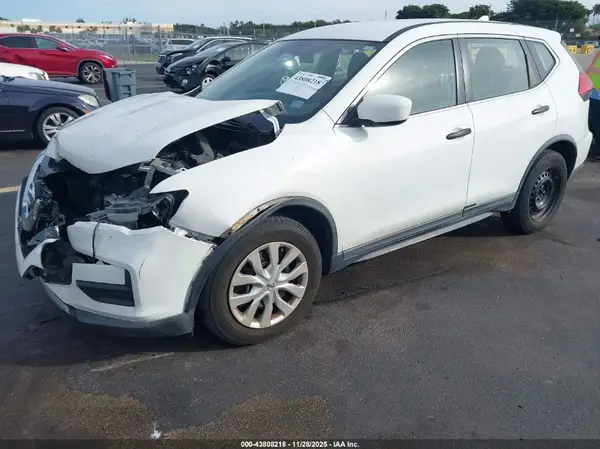 KNMAT2MT7HP531694 2017 NISSAN ROGUE - Image 2