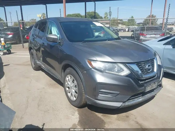 KNMAT2MT7HP532618 2017 NISSAN ROGUE - Image 1