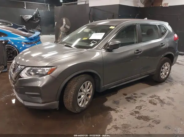 KNMAT2MT7HP532876 2017 NISSAN ROGUE - Image 2