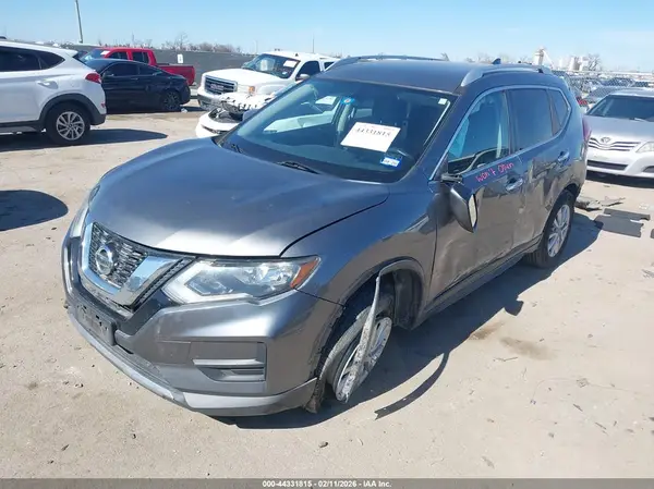 KNMAT2MT7HP538581 2017 NISSAN ROGUE - Image 2